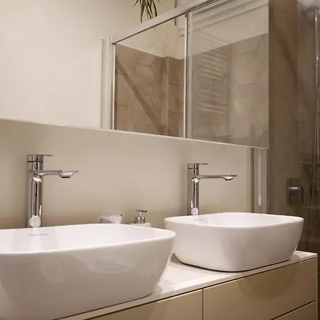 Luxury - 15 Min Duomo Apartamento Milão