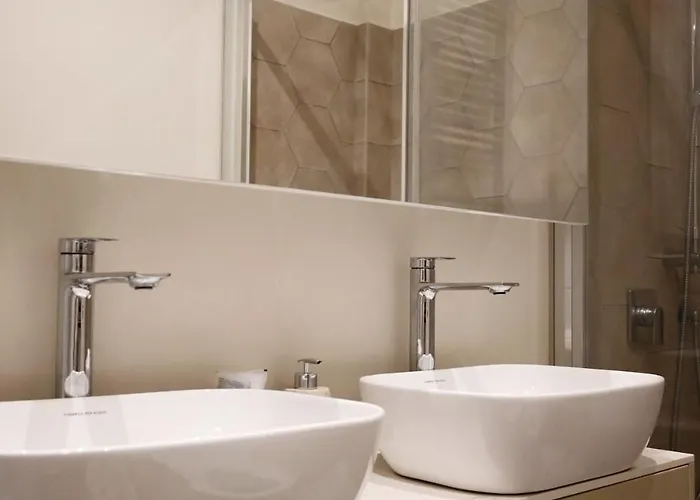 Luxury - 15 Min Duomo Apartment Milan